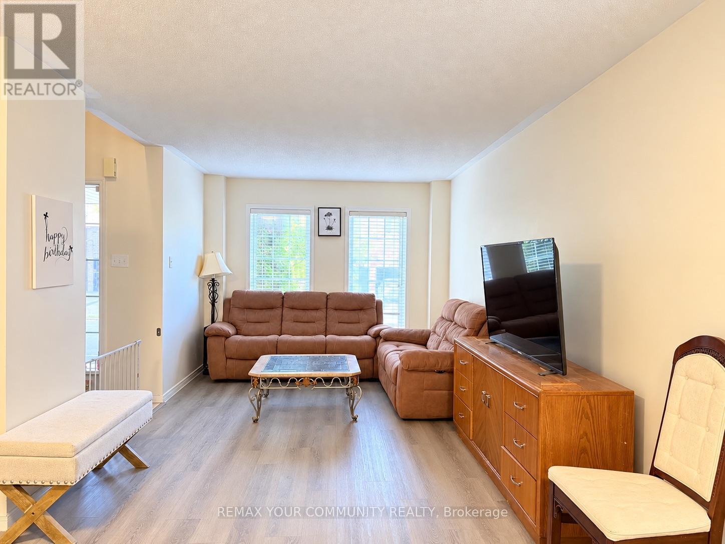163 Flagstone Way, Newmarket, Ontario  L3X 2Z7 - Photo 5 - N13882500