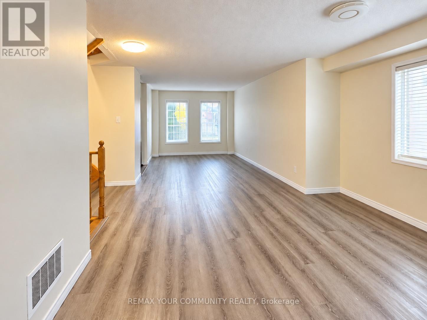 163 Flagstone Way, Newmarket, Ontario  L3X 2Z7 - Photo 6 - N13882500