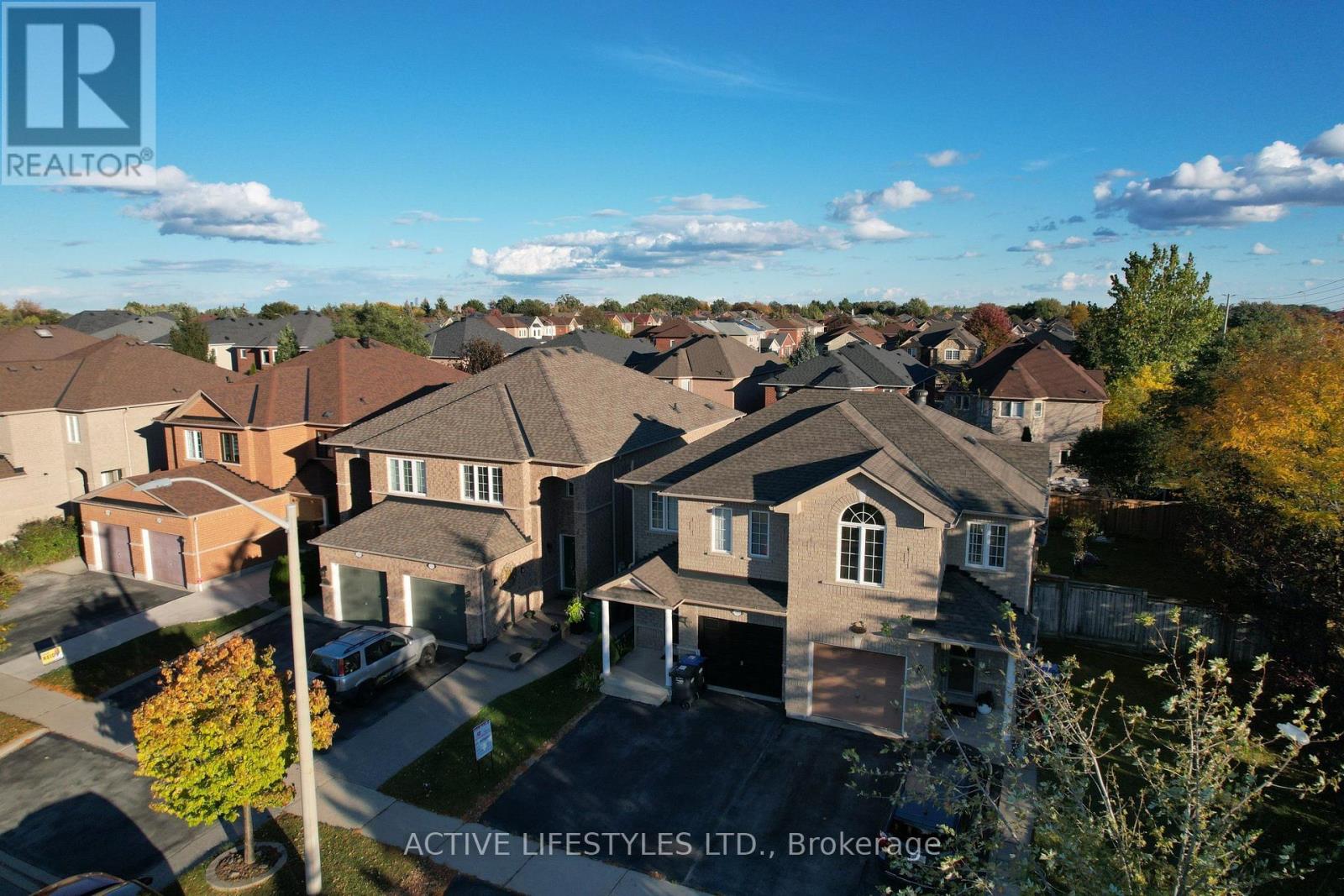 7647 Doverwood Drive, Mississauga, Ontario  L5N 8J2 - Photo 4 - W13856126