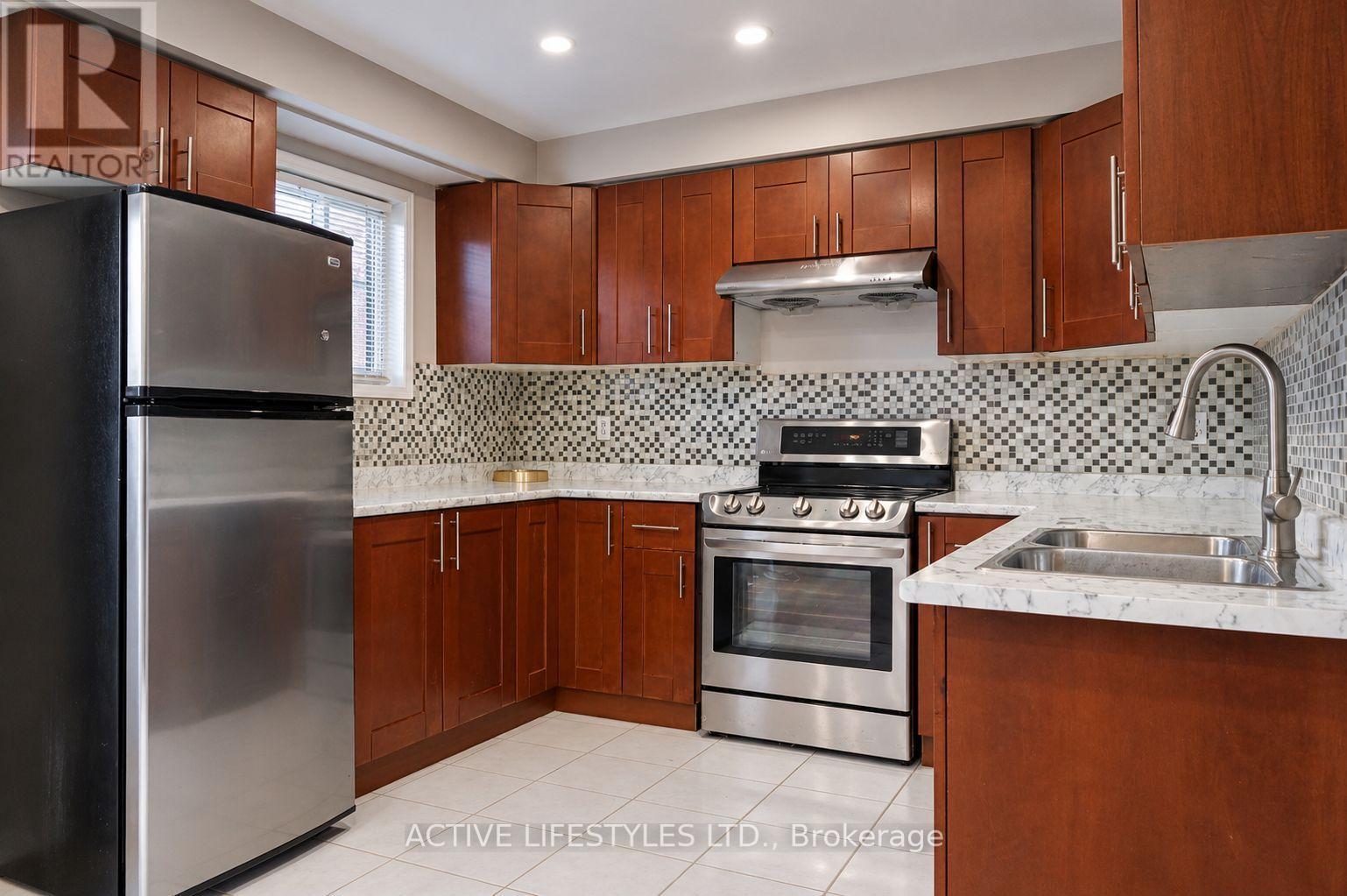 7647 Doverwood Drive, Mississauga, Ontario  L5N 8J2 - Photo 11 - W13856126