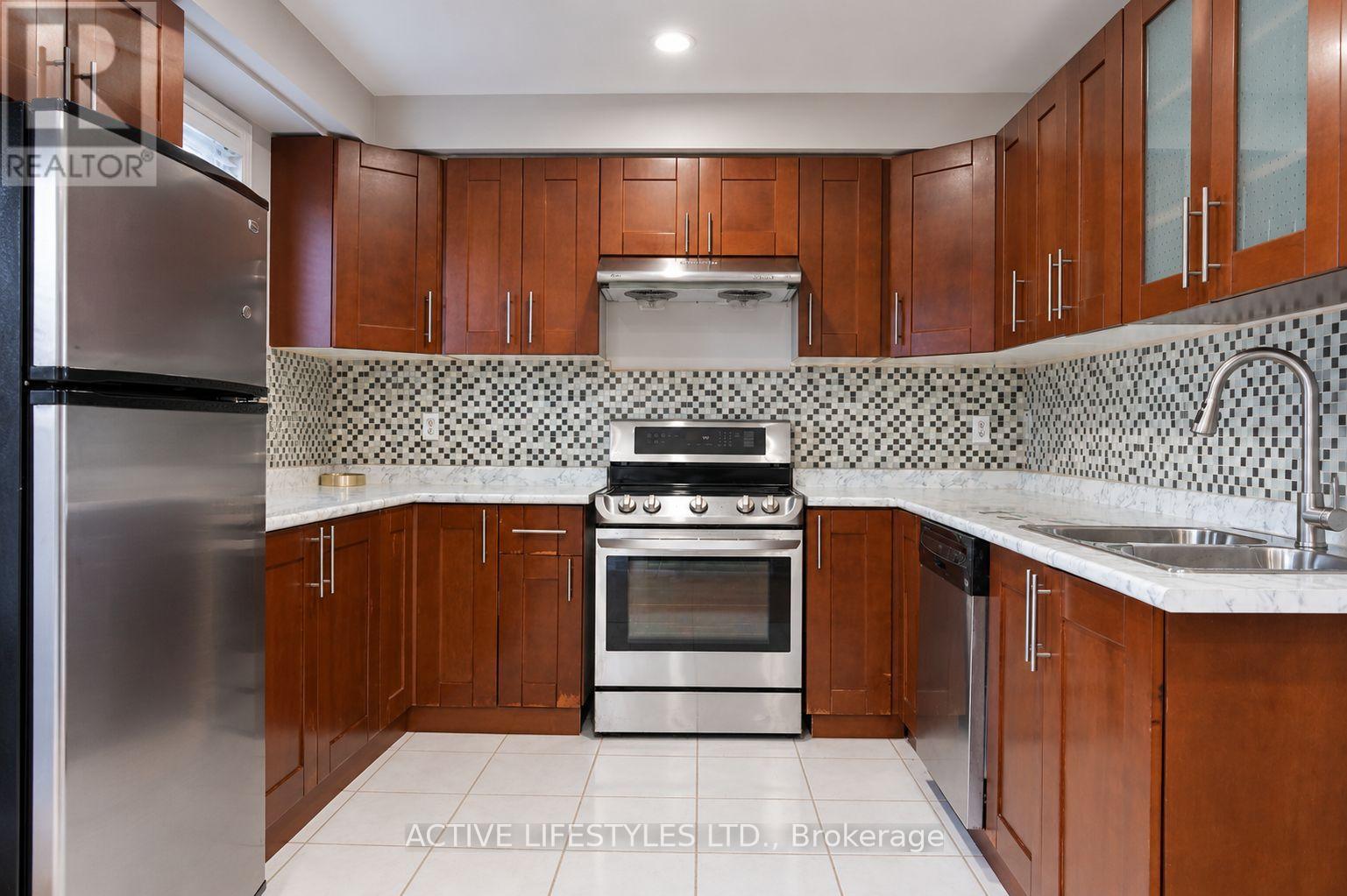 7647 Doverwood Drive, Mississauga, Ontario  L5N 8J2 - Photo 12 - W13856126