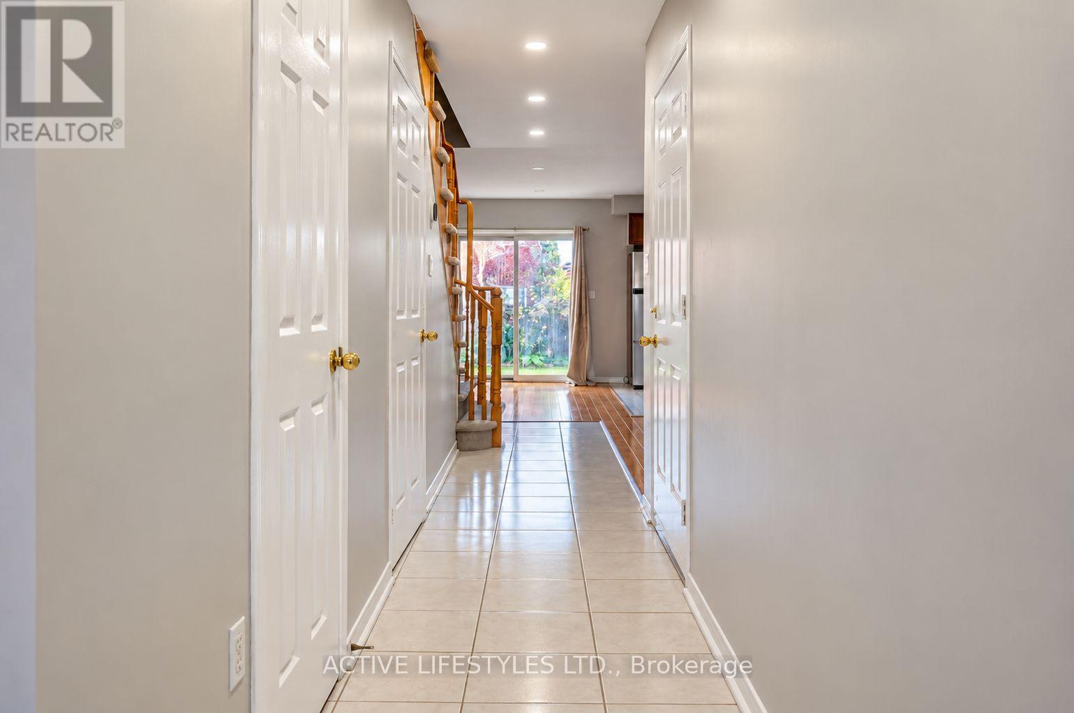 7647 Doverwood Drive, Mississauga, Ontario  L5N 8J2 - Photo 7 - W13856126