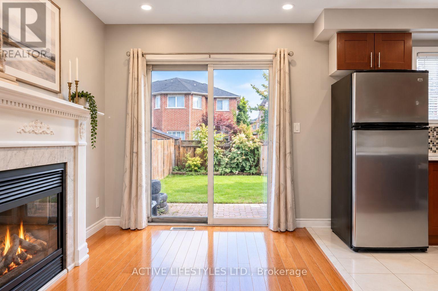 7647 Doverwood Drive, Mississauga, Ontario  L5N 8J2 - Photo 9 - W13856126