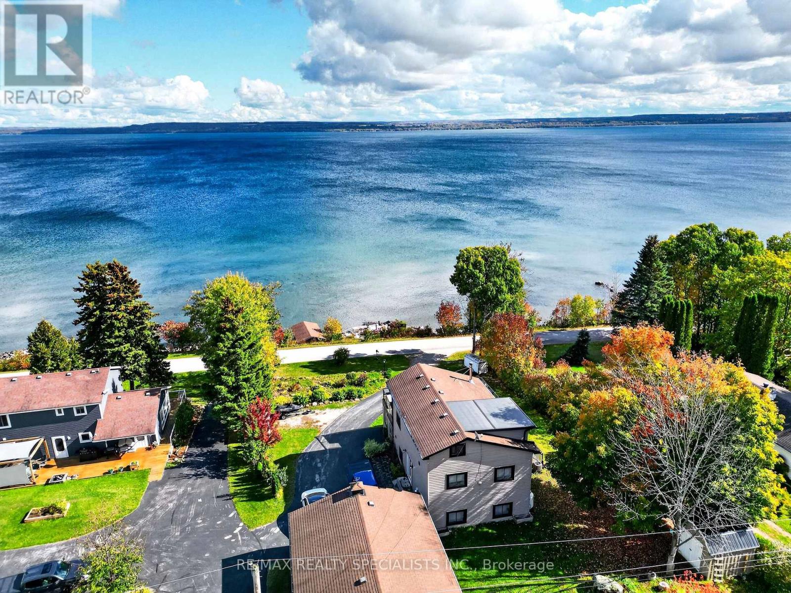 339520 Presqu'ile Road, Georgian Bluffs, Ontario  N0H 2T0 - Photo 2 - X13881888