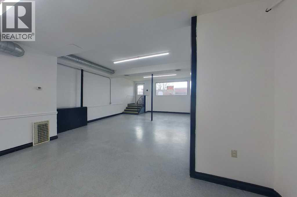 215 Broadway Avenue E Redcliff Alberta Canada T0J2P0 3