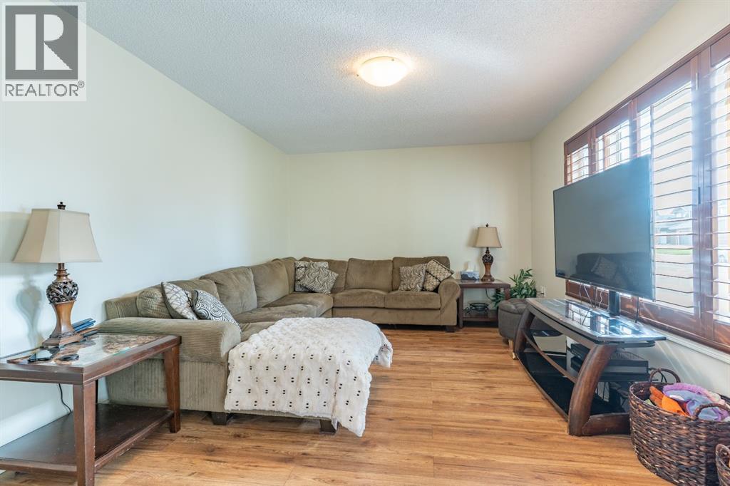 5 Stapeford Crescent SE Medicine Hat Alberta Canada T1B3Z1 5