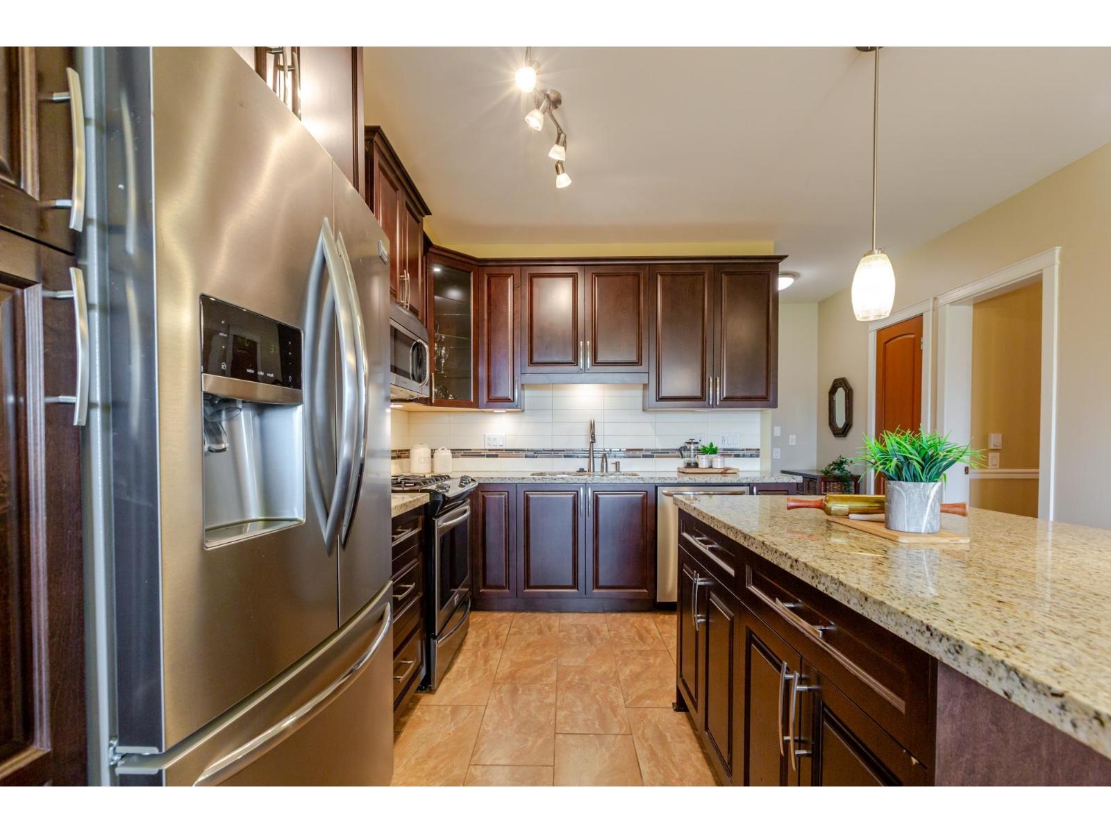 506 8157 207 STREET