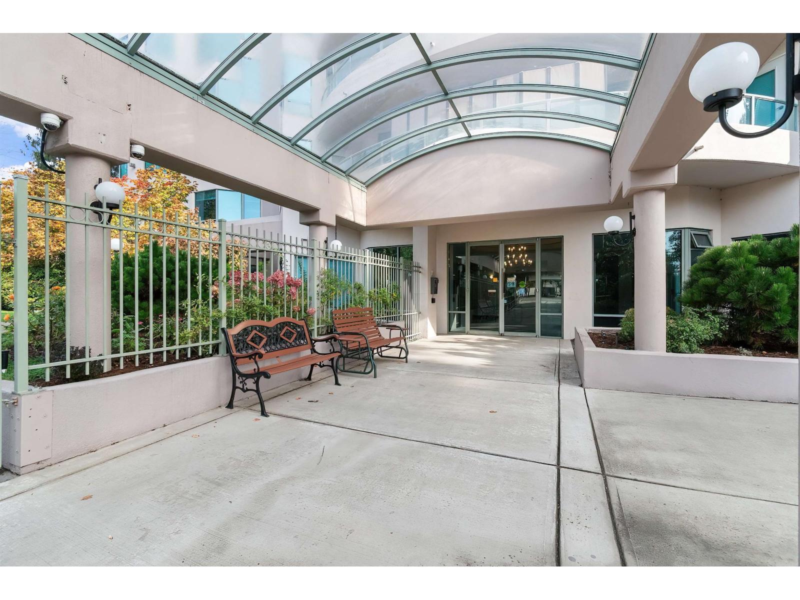 805 33065 Mill Lake Road, Abbotsford, British Columbia  V2S 8E6 - Photo 3 - R3174027