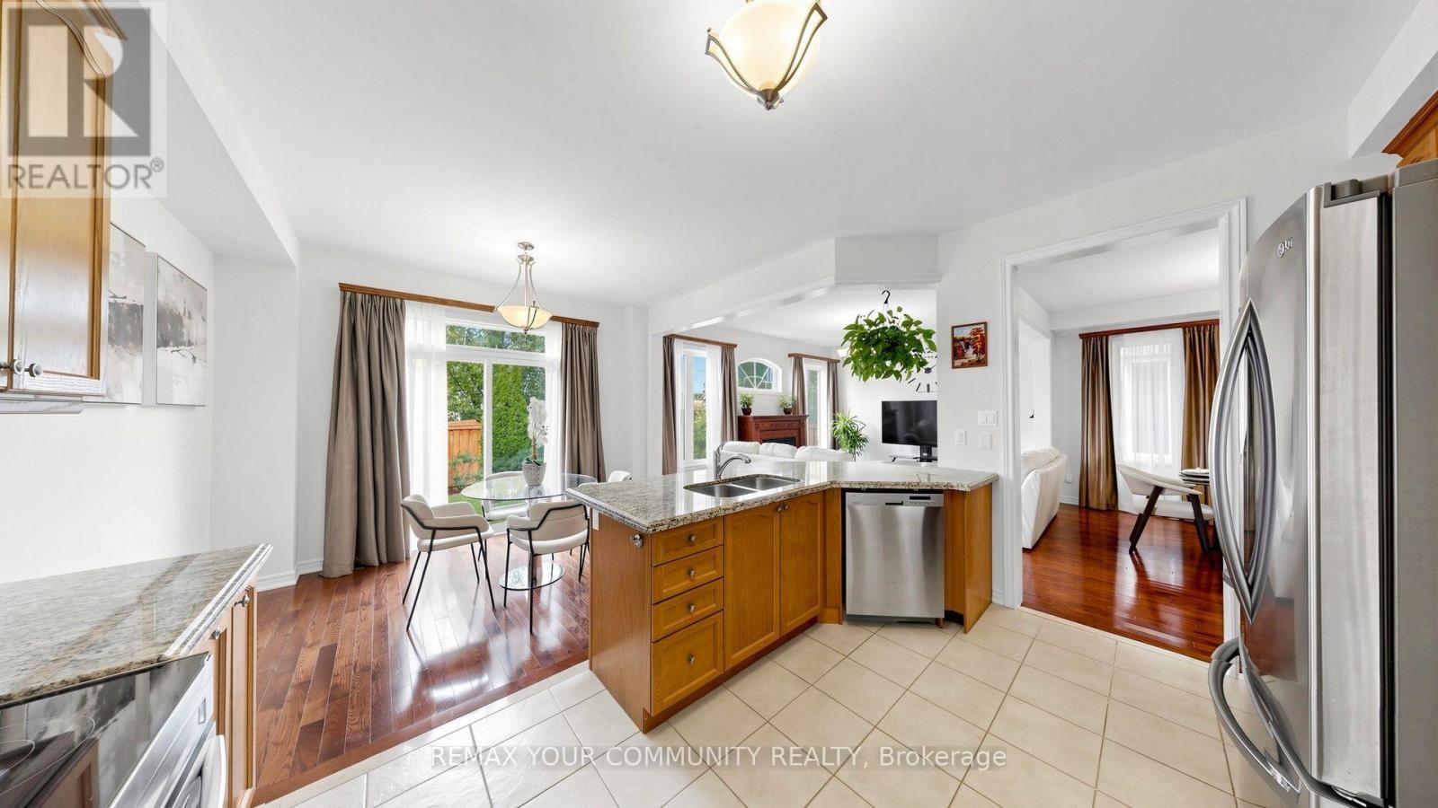 6 Homerton Avenue, Richmond Hill, Ontario  L4E 0V9 - Photo 8 - N13880932