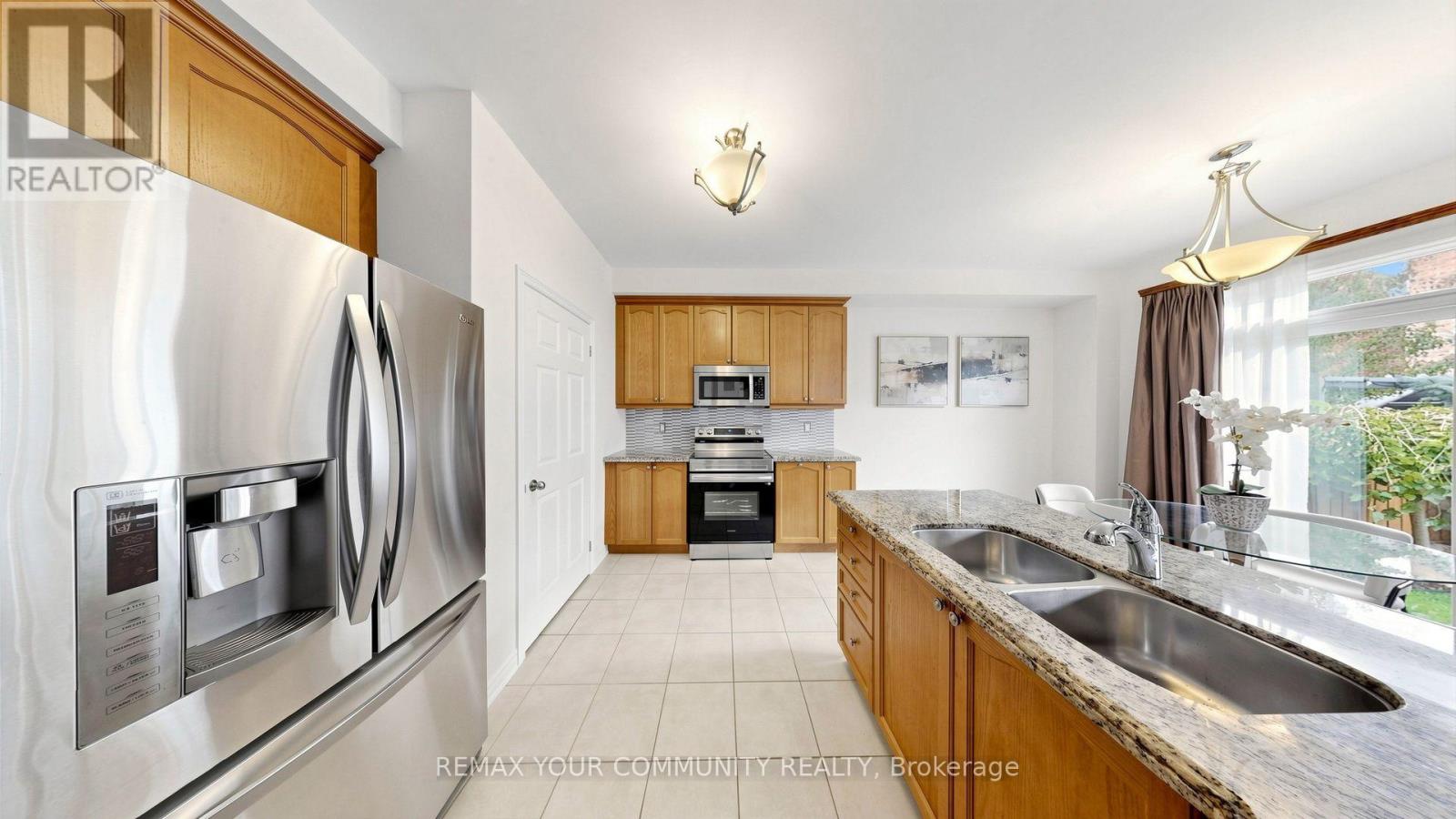 6 Homerton Avenue, Richmond Hill, Ontario  L4E 0V9 - Photo 9 - N13880932