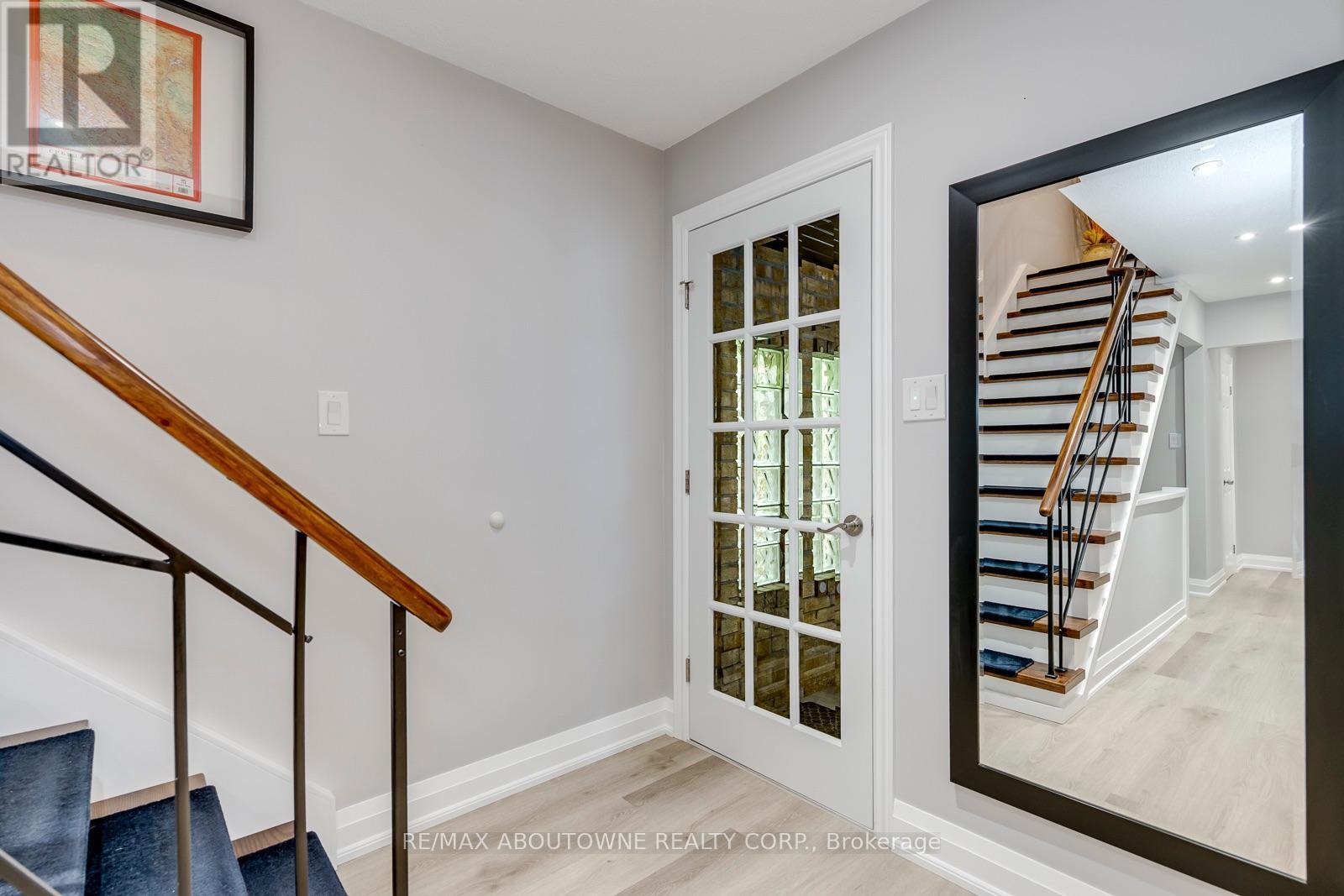 1198 Potters Wheel Crescent, Oakville, Ontario  L6M 1J2 - Photo 11 - W13815424