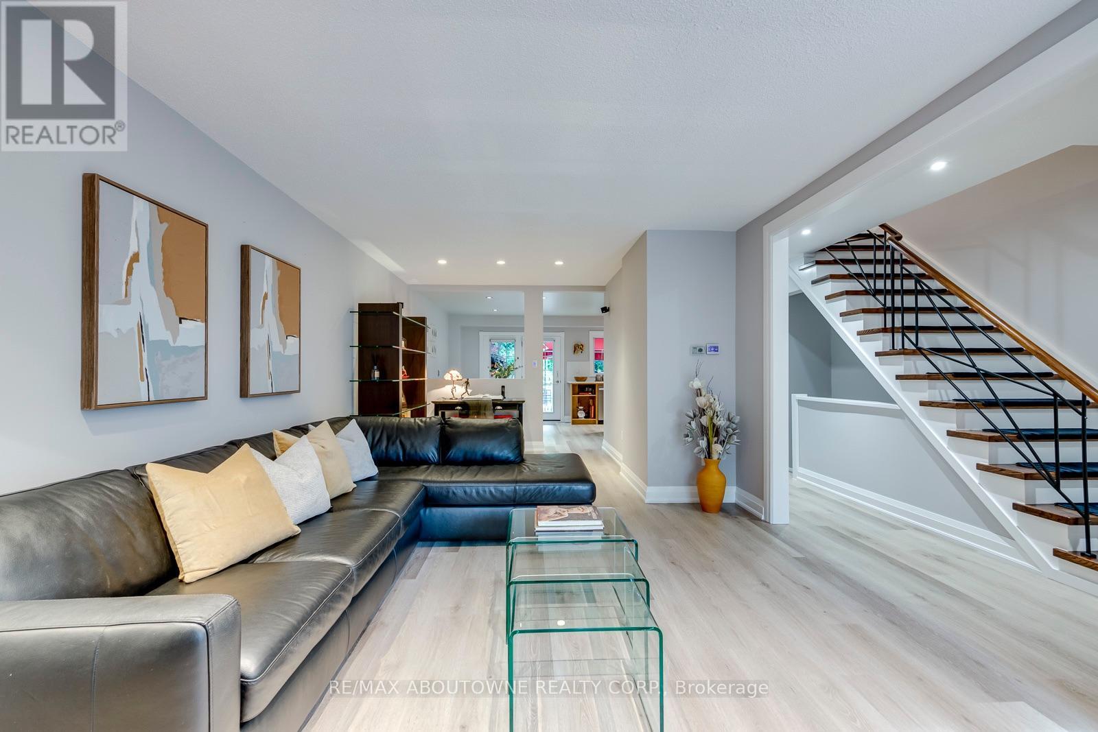 1198 Potters Wheel Crescent, Oakville, Ontario  L6M 1J2 - Photo 13 - W13815424