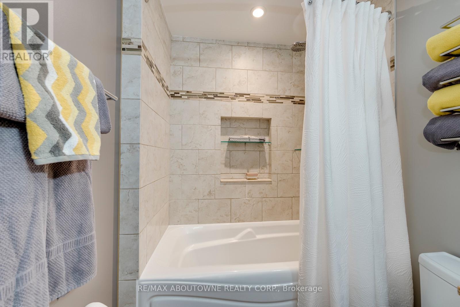 1198 Potters Wheel Crescent, Oakville, Ontario  L6M 1J2 - Photo 28 - W13815424