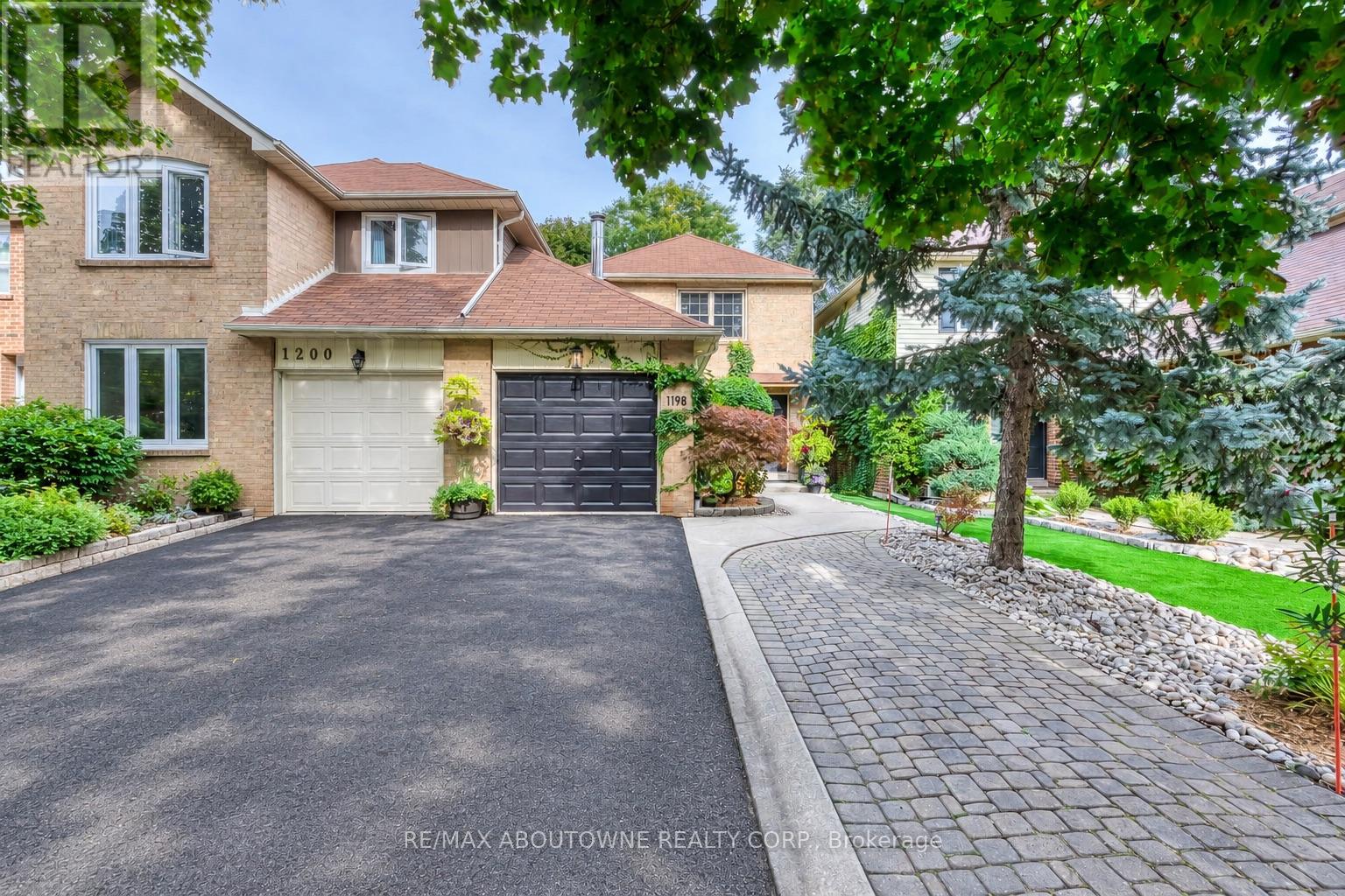 1198 Potters Wheel Crescent, Oakville, Ontario  L6M 1J2 - Photo 2 - W13815424