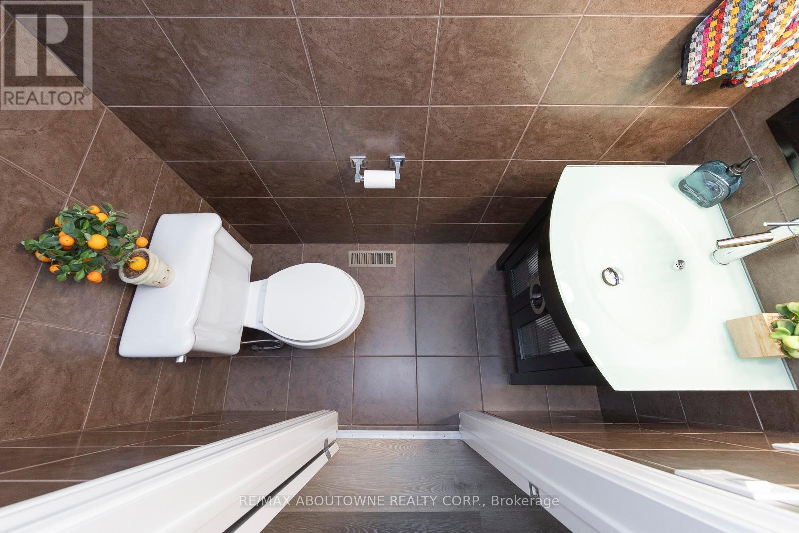 1198 Potters Wheel Crescent, Oakville, Ontario  L6M 1J2 - Photo 21 - W13815424