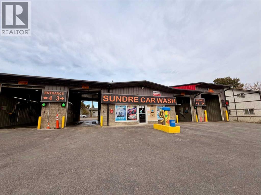412 Main Avenue W, Sundre, Alberta