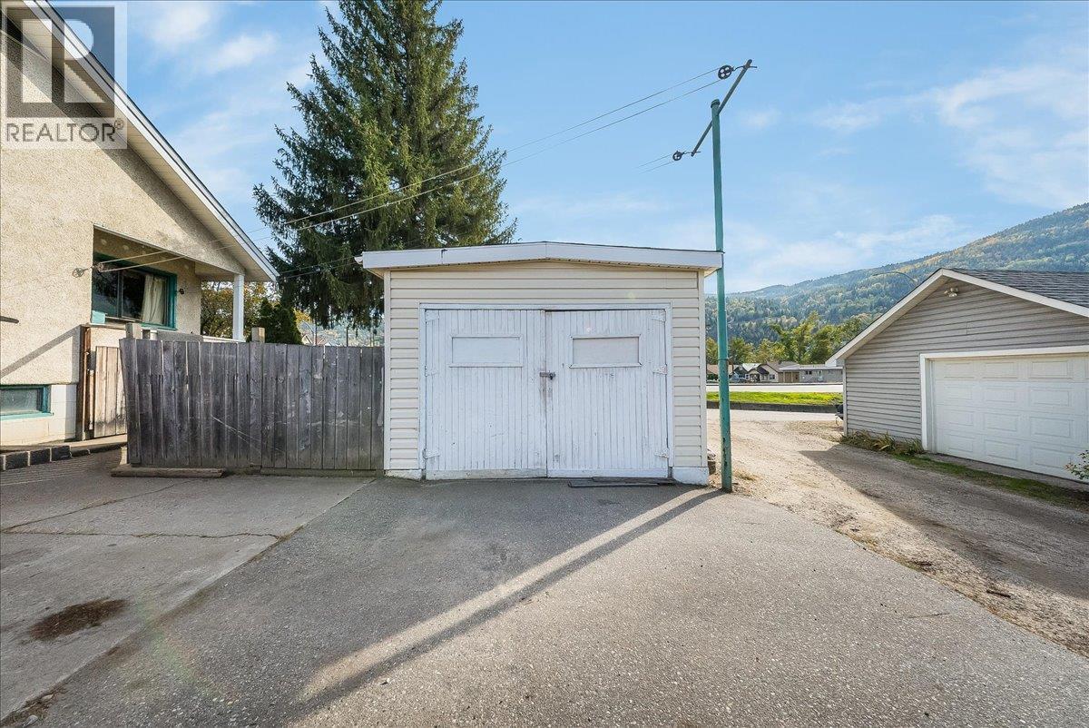 1396 Second Avenue, Trail, British Columbia V1R 1L9 - Photo 31 - 10403162