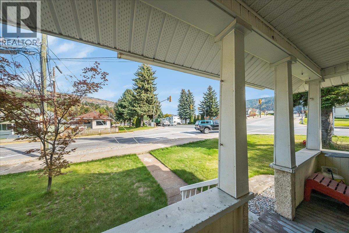 1396 Second Avenue, Trail, British Columbia V1R 1L9 - Photo 4 - 10403162