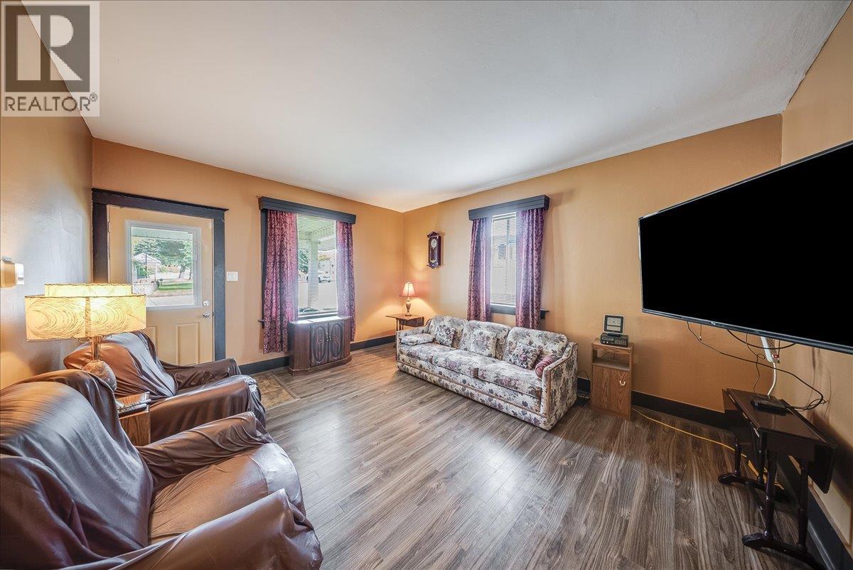 1396 Second Avenue, Trail, British Columbia V1R 1L9 - Photo 6 - 10403162