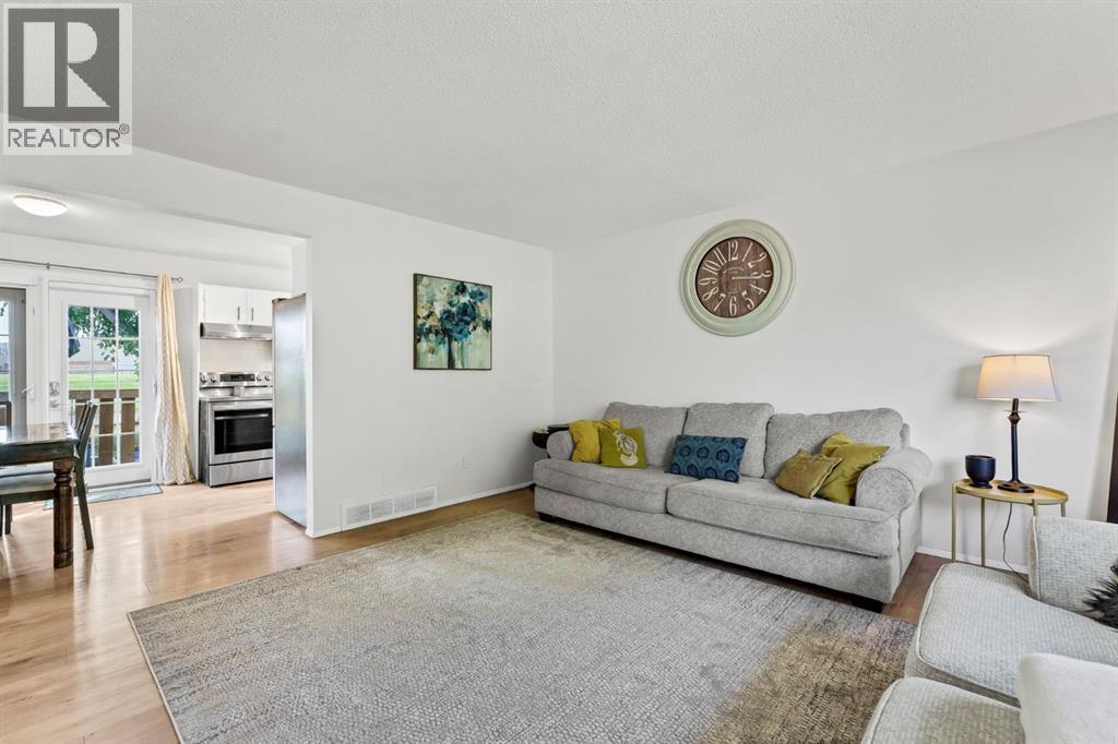 253 11 Street Ne, Medicine Hat, Alberta  T1A 6A8 - Photo 9 - A2347109