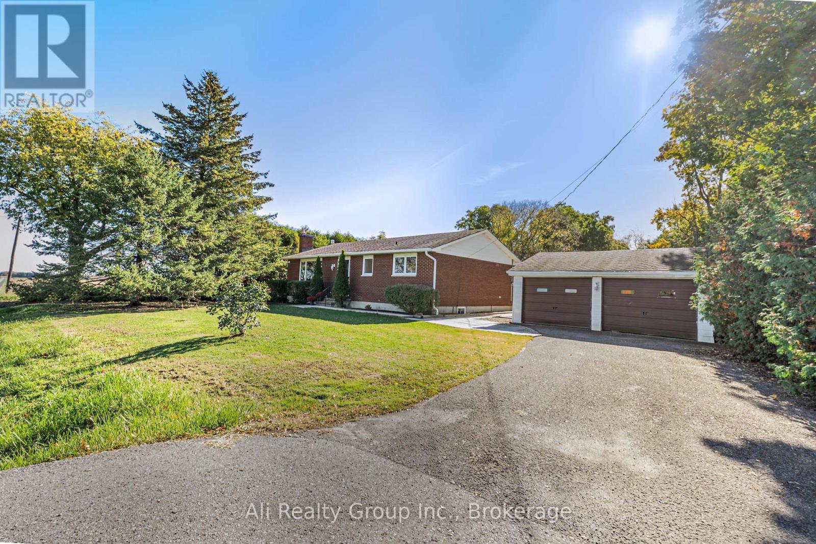 2318 CENTURY ROAD, ottawa, Ontario