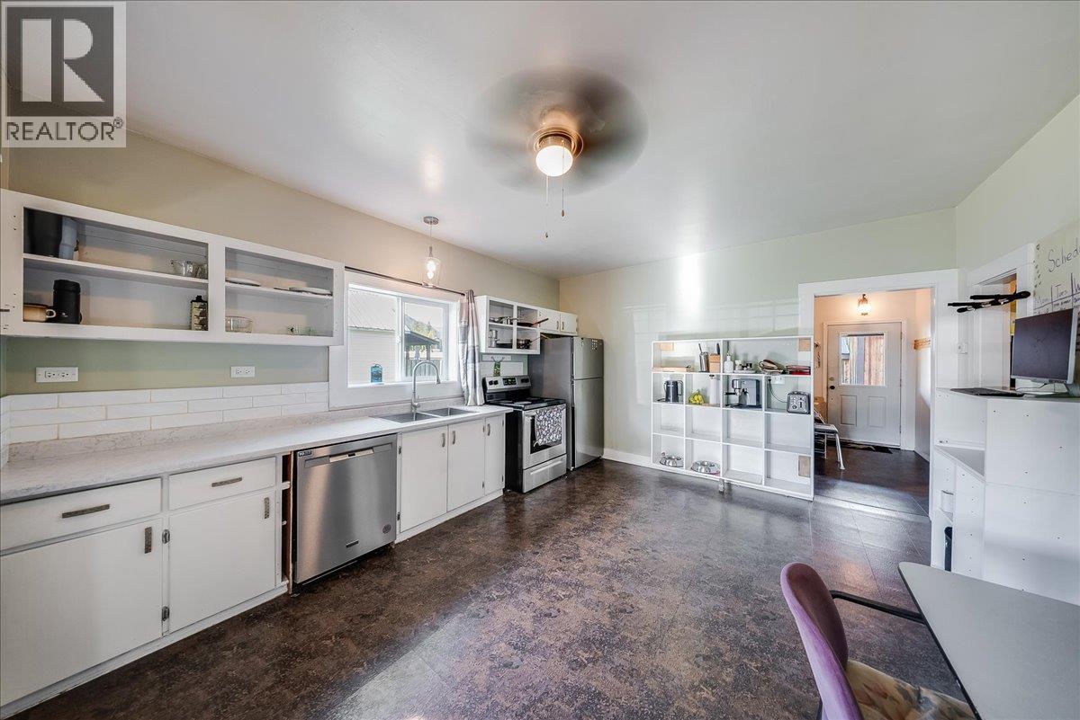 514 Davies Avenue, Salmo, British Columbia V0G 1Z0 - Photo 21 - 10402583