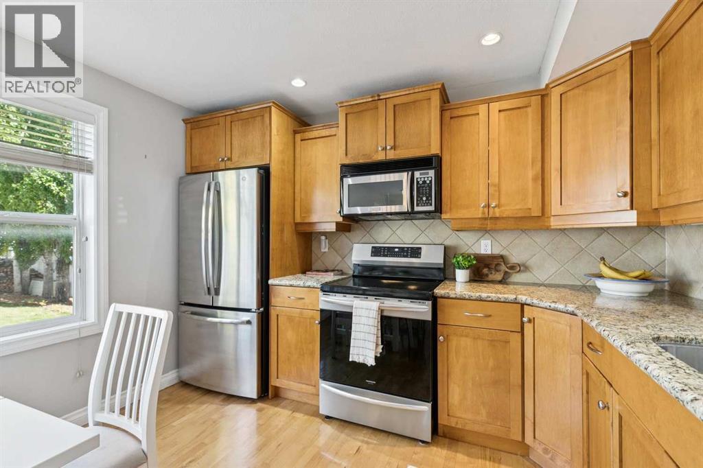 6 Ypres Green SW, Calgary, Alberta  T2T 6L3 - Photo 9 - A2347078