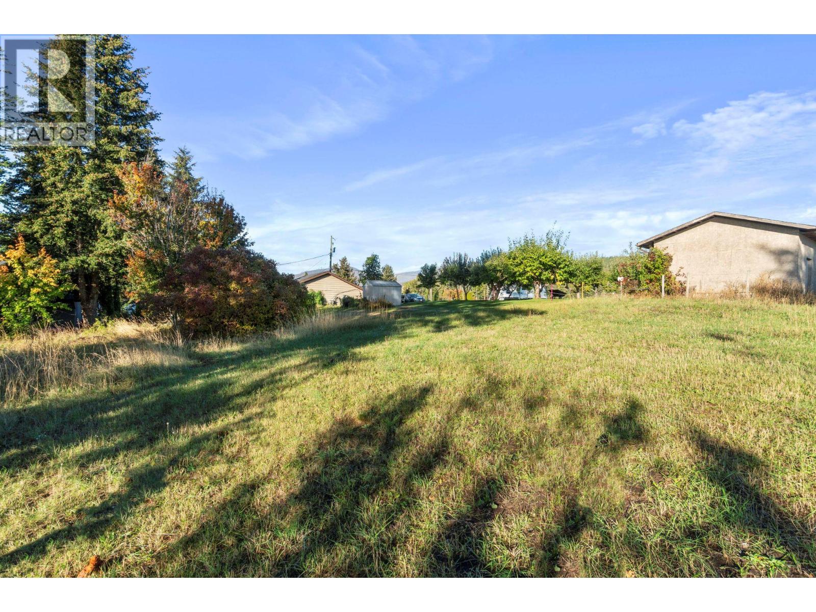 2836 Simpson Road, Lee Creek, British Columbia  V0E 1M4 - Photo 8 - 10402842