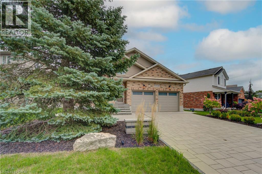 574 Clipper Drive, Waterloo, Ontario  N2K 4B4 - Photo 2 - 40870415