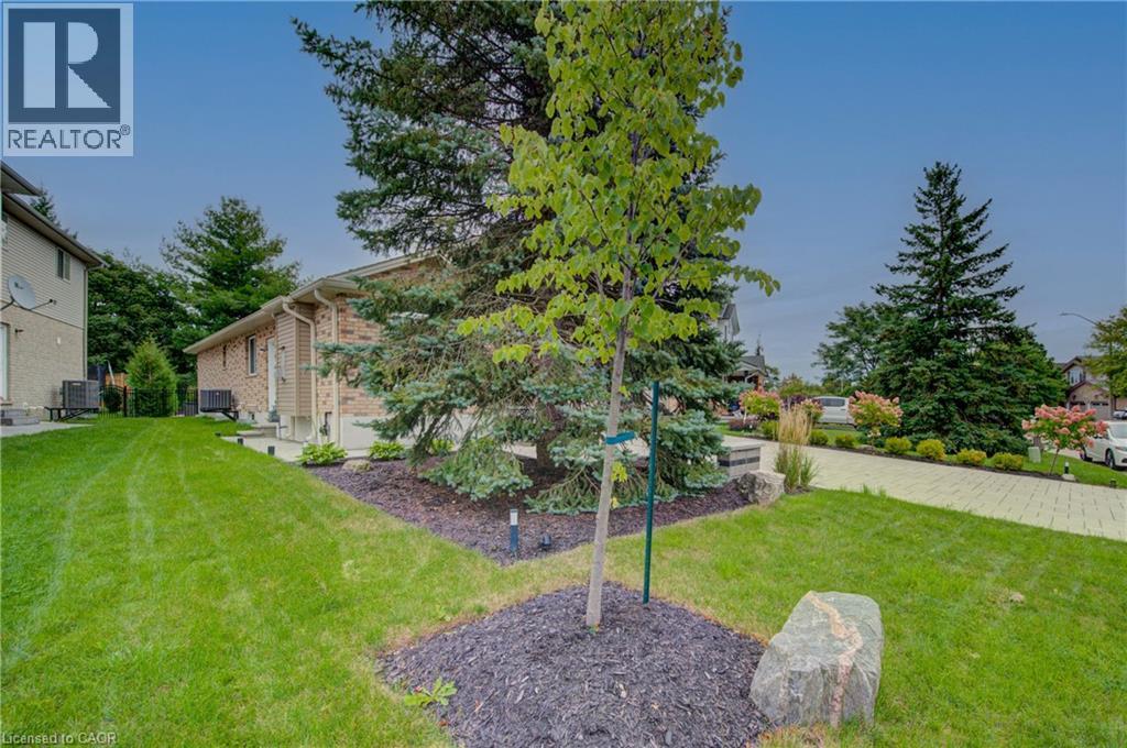 574 Clipper Drive, Waterloo, Ontario  N2K 4B4 - Photo 4 - 40870415