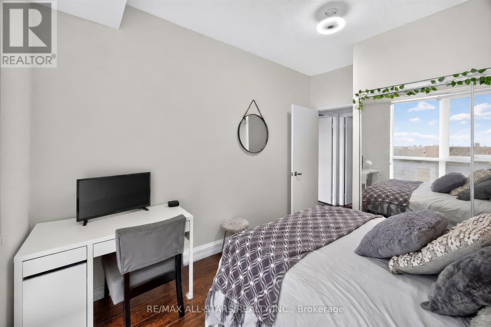 2009 - 1328 Birchmount Road, Toronto, Ontario  M1R 0B6 - Photo 19 - E13882474