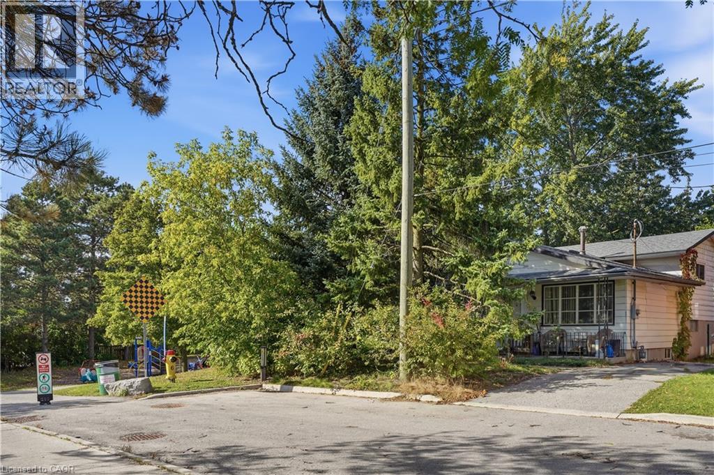 12 Hill Street, Kitchener, Ontario  N2H 5T1 - Photo 3 - 40869057