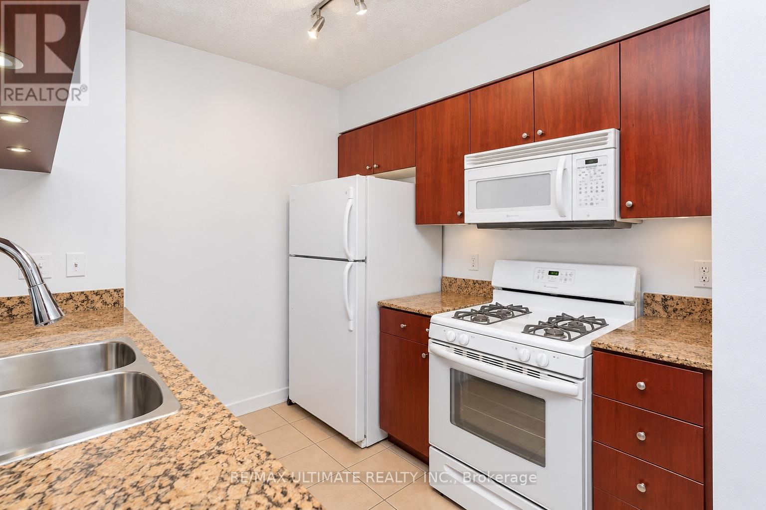 4601 - 35 Mariner Terrace, Toronto, Ontario  M5V 3V9 - Photo 5 - C13882664