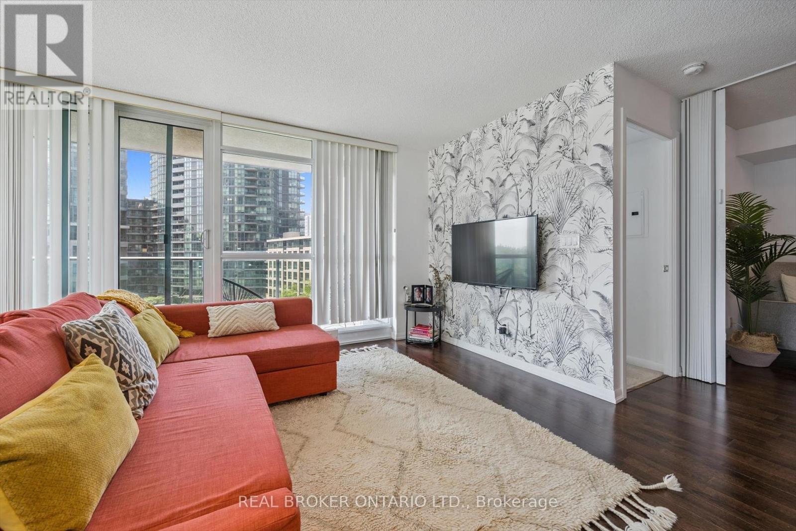 683 - 209 Fort York Boulevard, Toronto, Ontario  M5V 4A1 - Photo 3 - C13882688
