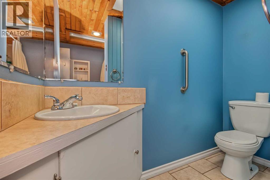 9816 105 Avenue