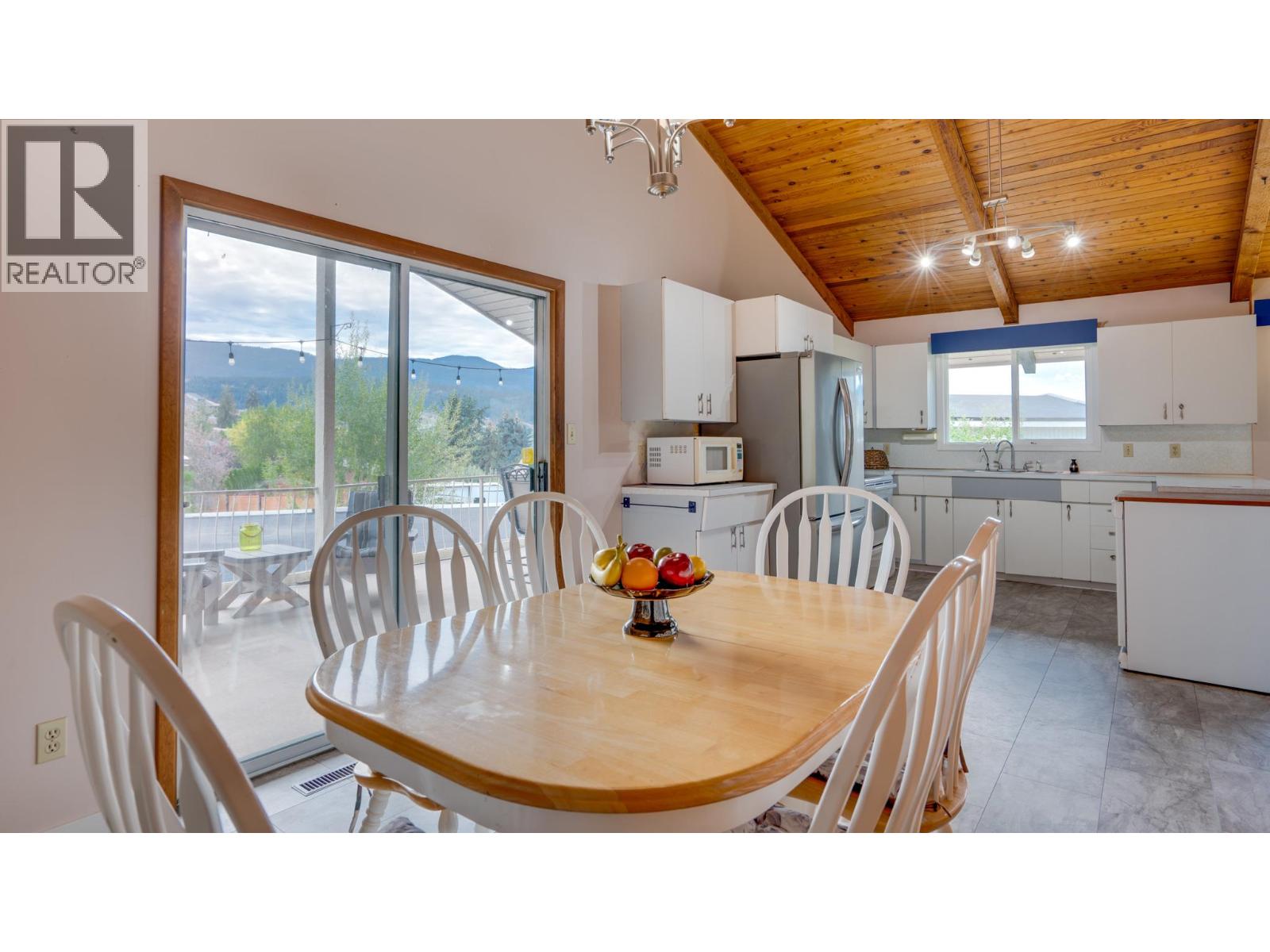 9109 Husband Road, Coldstream, British Columbia  V1B 1M8 - Photo 14 - 10401165