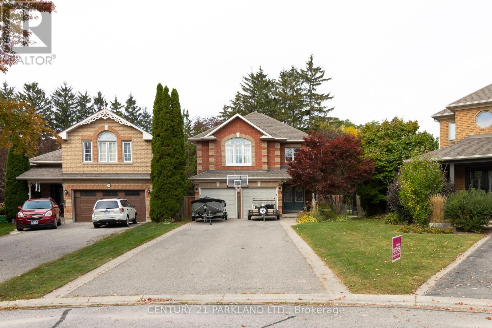 18 NAPIER COURT, Whitby, Ontario