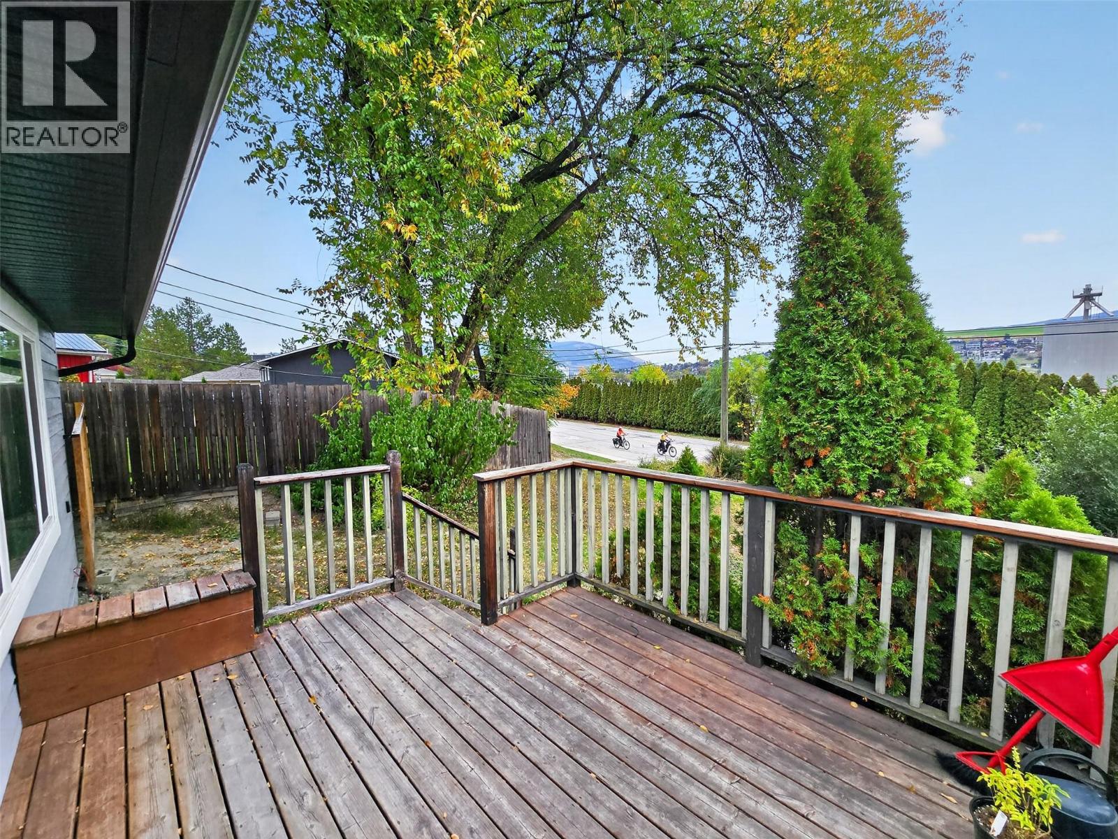 5113 27 Avenue, Vernon, British Columbia  V1T 6L2 - Photo 3 - 10403272