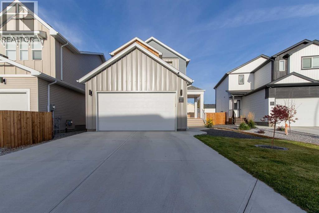 22 Goldenrod Place W