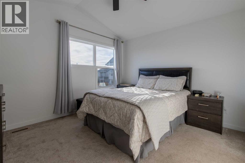 22 Goldenrod Place W