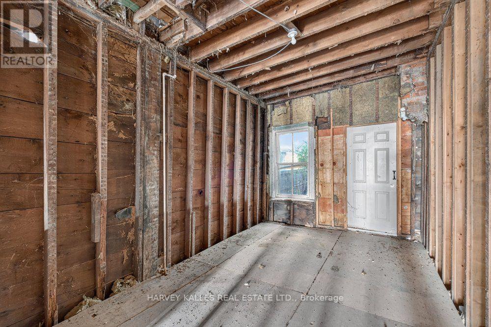 483 Roxton Road, Toronto, Ontario  M6G 3R5 - Photo 14 - C13882638