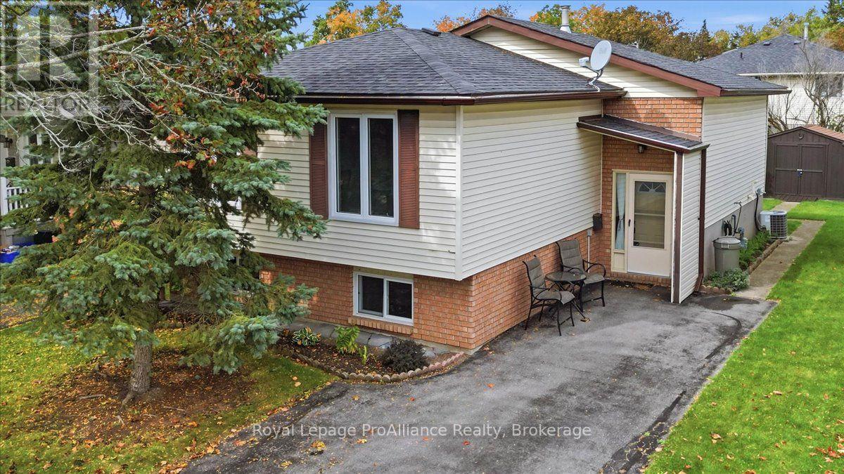 4 BOGART CRESCENT, Belleville, Ontario