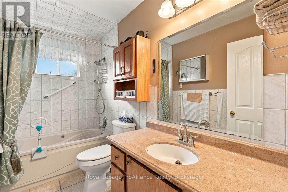 4 Bogart Crescent, Belleville, Ontario  K8P 5E8 - Photo 18 - X13882770