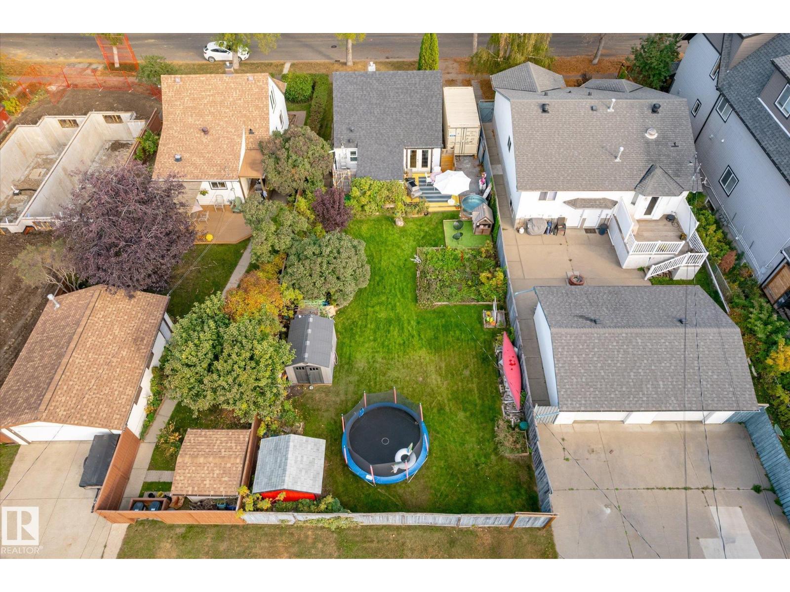 9611 73 AV NW