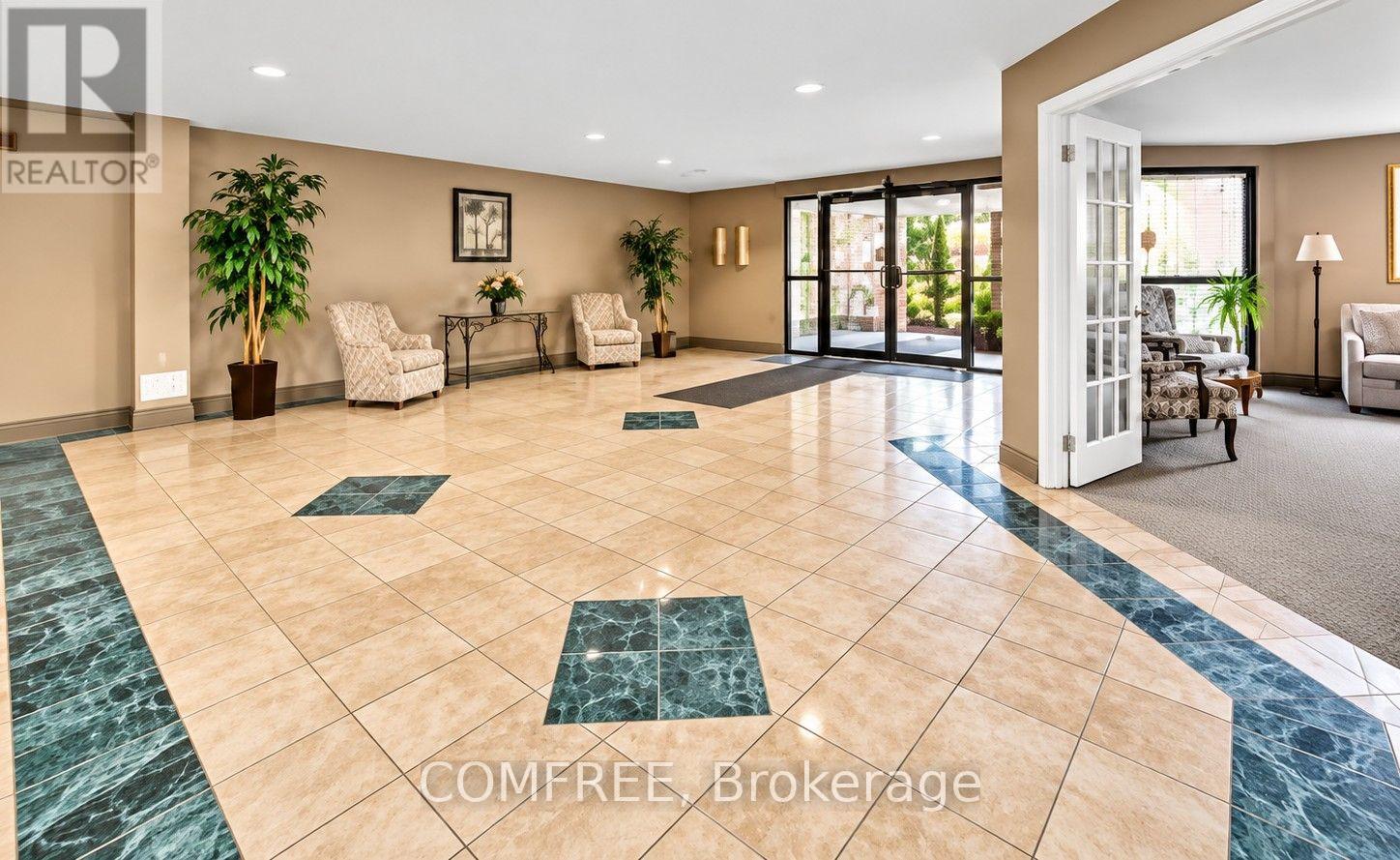 409 - 3000 Sandwich Street, Windsor, Ontario N9C 4G3 - Photo 3 - X13882776