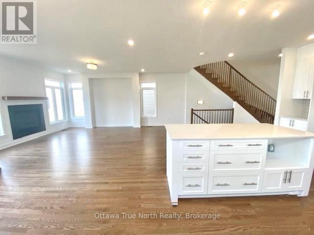 934 Embankment Street, Ottawa, Ontario  K2S 2P6 - Photo 6 - X13882874