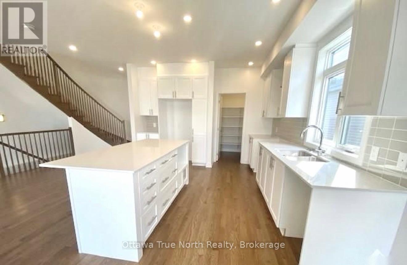 934 Embankment Street, Ottawa, Ontario  K2S 2P6 - Photo 8 - X13882874