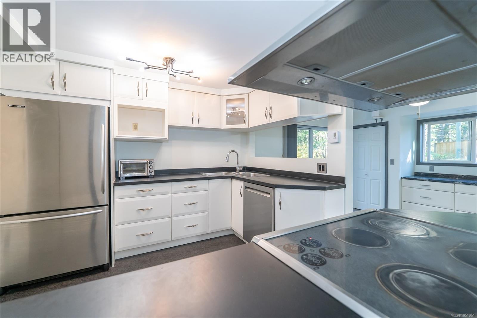 821 Ebadora Lane