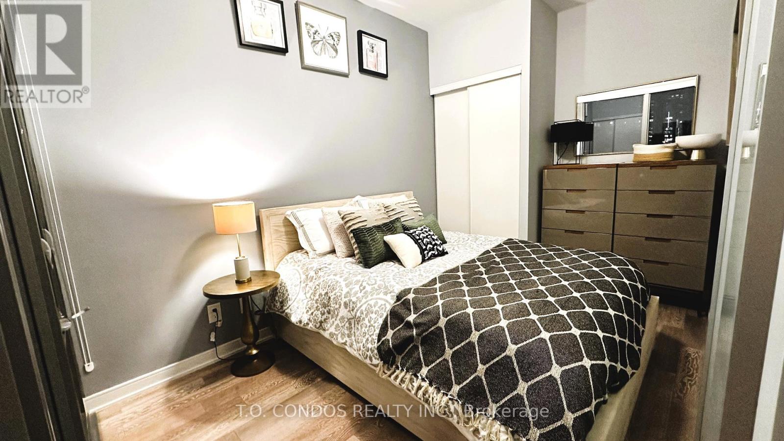 920 - 57 St. Joseph Street, Toronto, Ontario  M5S 0C5 - Photo 7 - C13882780