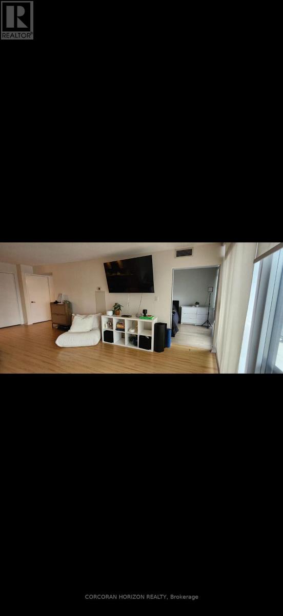 910 - 25 Capreol Court, Toronto, Ontario  M5V 3Z7 - Photo 5 - C13882860